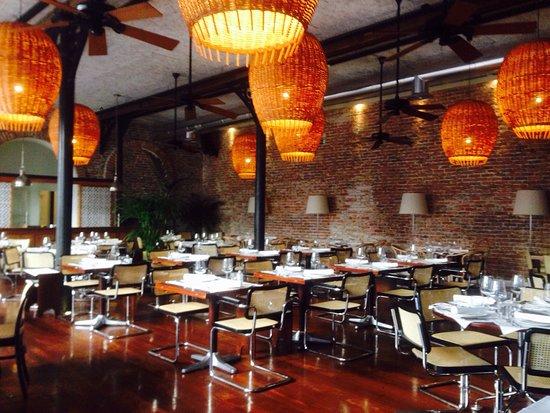 FLOW Restaurant & Bar